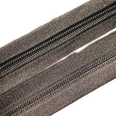 沈陽(yáng)沈河區(qū)華陽(yáng)達(dá)服裝輔料批發(fā)部 多色拉鏈直銷(xiāo)，價(jià)格優(yōu)惠，品質(zhì)可靠
